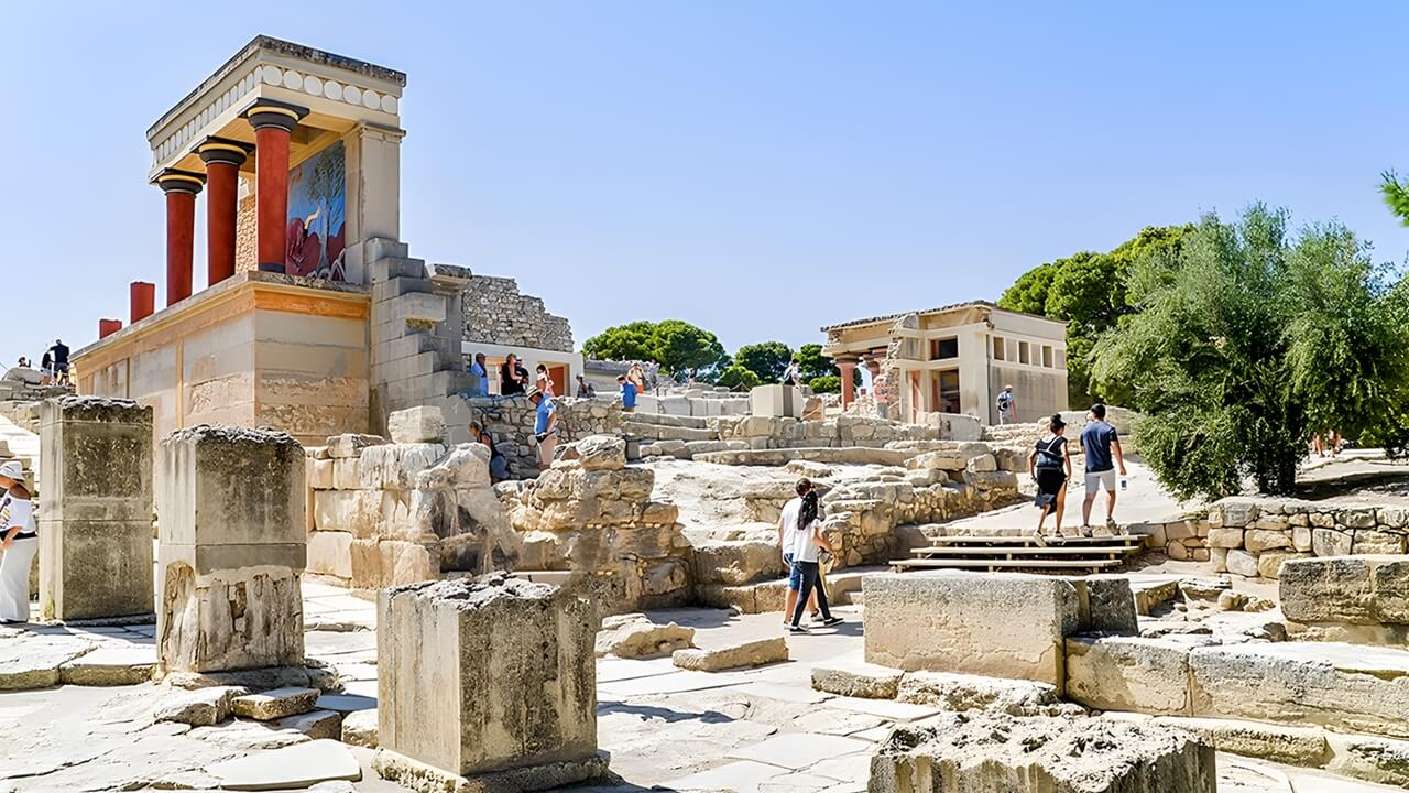 Knossos Palace “The Mysterious Labyrinth of the Minoan Civilization”