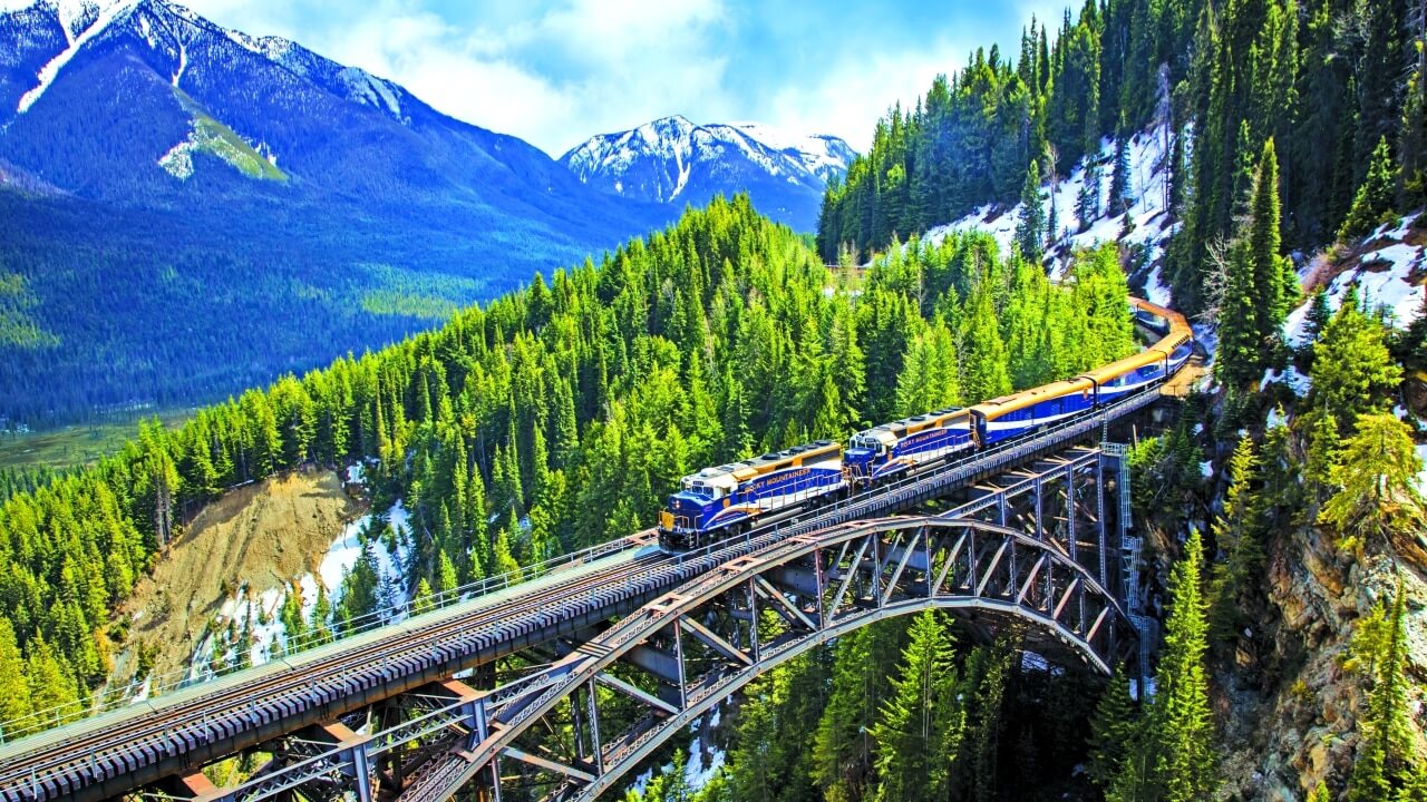 The Rocky Mountaineer, Canada